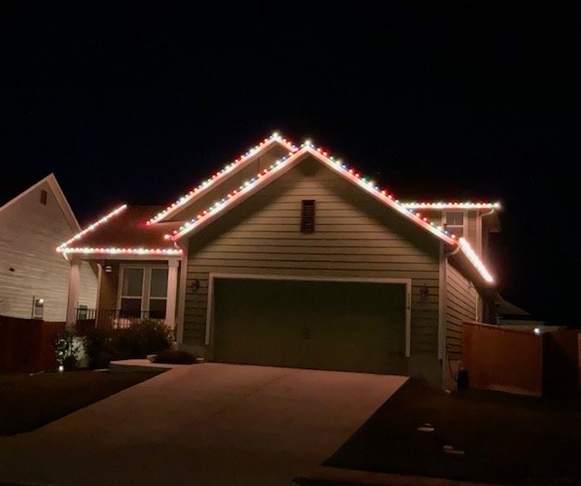 Christmas tree lighting installation